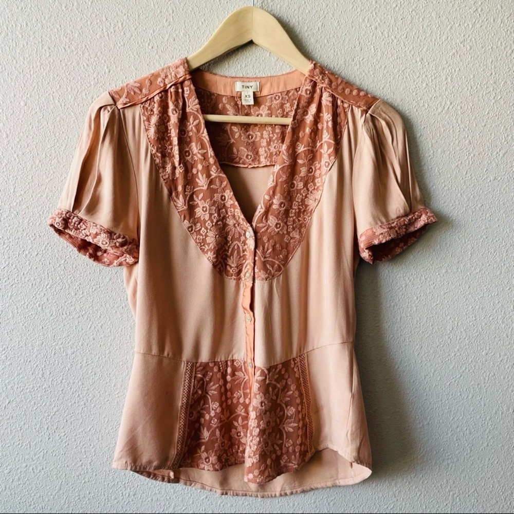 ❤️Tiny for Anthropologie Talia Peach Lace Trim Blouse XS - Picture 6 of 11